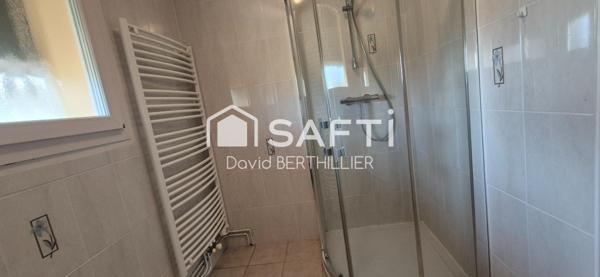 Maison classé C à Saint Denis Les Bourg proche de la gare