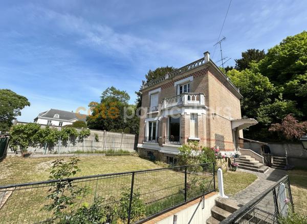 Vente
                Maison102,13 m² - 5 Pièces -
                    VILLENEUVE SAINT GEORGES (94190)
