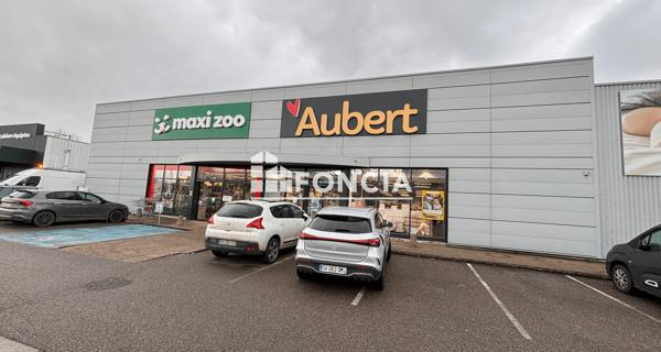 Location Local commercial 6 pièces 540 m² - Mably 42300