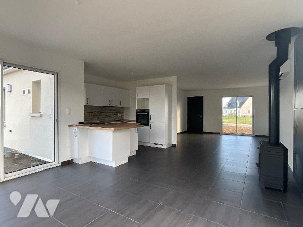 Maison contemporaine 2022 avec sous-sol complet – Saunay (37110)