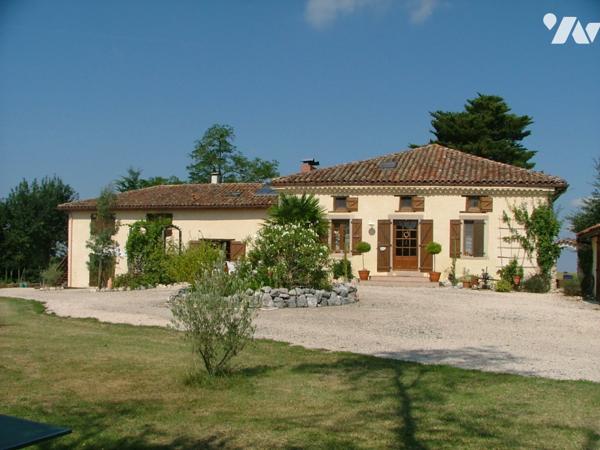 17kms AURIGNAC, grande maison 517m² idéal chambres d'hôtes, piscine sauna sur 12ha prix 890.000 €