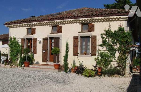 17kms AURIGNAC, grande maison 517m² idéal chambres d'hôtes, piscine sauna sur 12ha prix 890.000 €