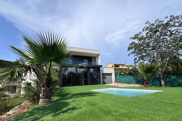 SUPERBE VILLA CONTEMPORAINE A BIOT