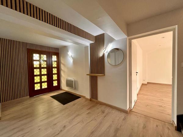 A VENDRE maison type 6, 143m², secteur CHAMPCEVINEL 24750