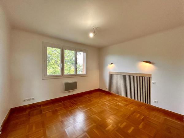 A VENDRE maison type 6, 143m², secteur CHAMPCEVINEL 24750