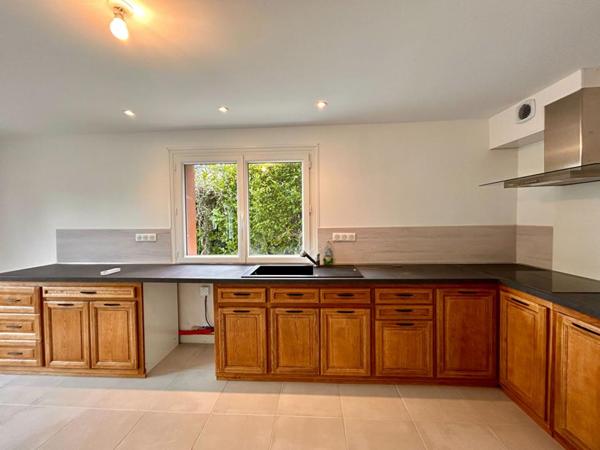 A VENDRE maison type 6, 143m², secteur CHAMPCEVINEL 24750