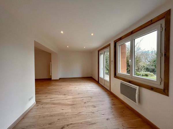 A VENDRE maison type 6, 143m², secteur CHAMPCEVINEL 24750
