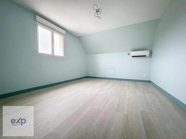 Maison : 10 pièces : sept chambres : 240 m² : 9961 m² de terrain