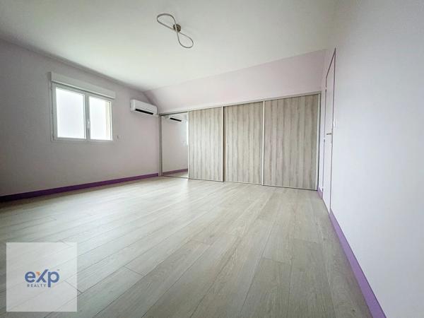 Maison : 10 pièces : sept chambres : 240 m² : 9961 m² de terrain