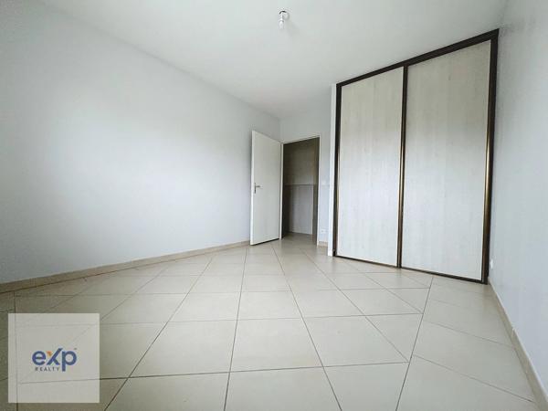 Maison : 10 pièces : sept chambres : 240 m² : 9961 m² de terrain