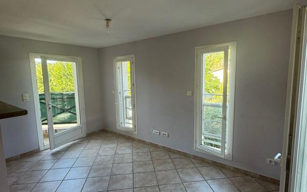 Appartement à louer    4 pièces •  Riez