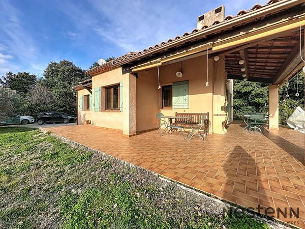 Maison de charme au coeur d'une oliveraie, calme absolu et panorama d'exception