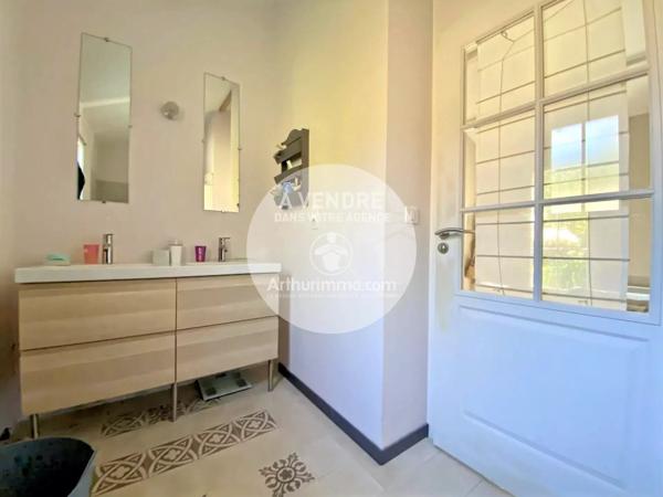 Vente                                                      Maison
                        
                     8 pièces                      138 m2                     à Pornic