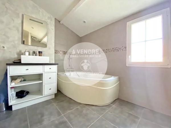 Vente                                                      Maison
                        
                     8 pièces                      138 m2                     à Pornic