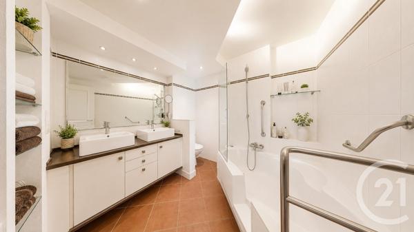 Appartement T5 à vendre  5 pièces - 111,35 m 2   BIARRITZ  - 64