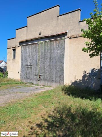 Parking à LAPALISSE, 03120 -