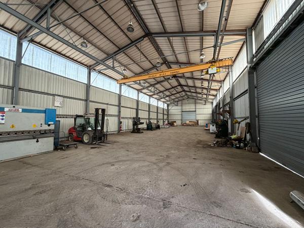 Local commercial 880 m2