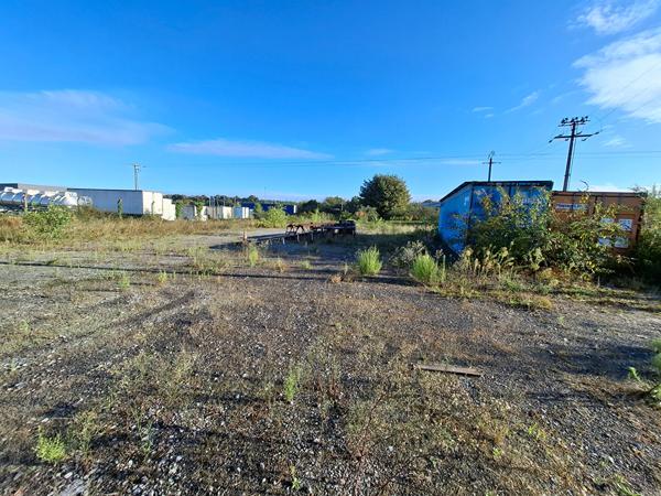 Local commercial 880 m2