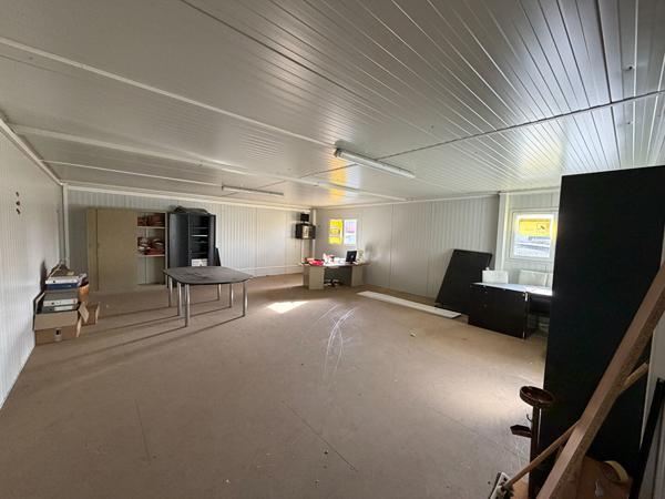 Local commercial 880 m2