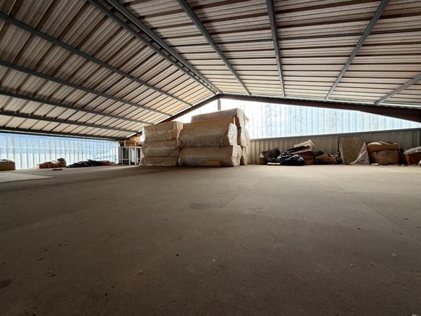 Local commercial 880 m2