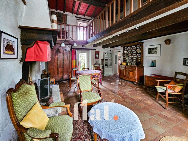 pont saint martin - centre ville - maison de 122 m2 - 2 chambres + 1 mezzanine, - vue sur la nature - stationn