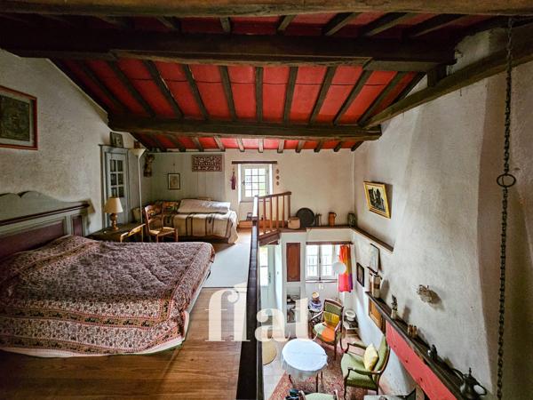 pont saint martin - centre ville - maison de 122 m2 - 2 chambres + 1 mezzanine, - vue sur la nature - stationn