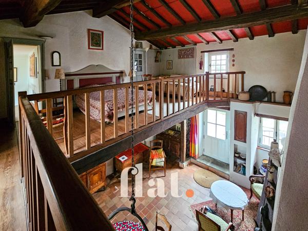 pont saint martin - centre ville - maison de 122 m2 - 2 chambres + 1 mezzanine, - vue sur la nature - stationn