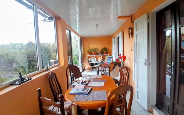 Maison à vendre    4 pièces •  Le Tampon