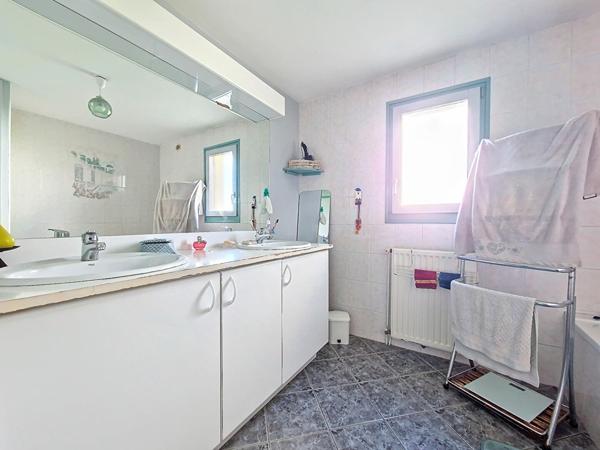 Maison à vendre à Saint Herblon, longère en pierres, campagne, 4 chambres, jardin arboré