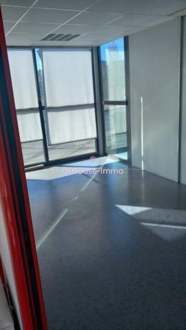 Commerce à louer 5 pièces de 520 m²