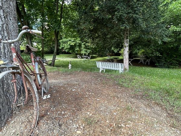 Ancien manoir de 1870 rénové, avec murs et fond de commerce Tarascon sur ariege