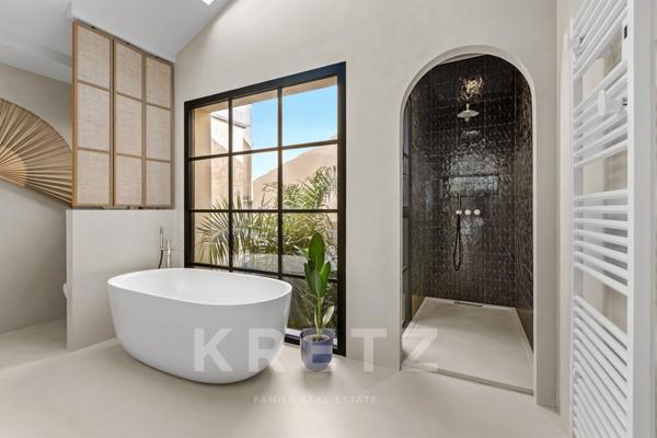 Maison contemporaine d’exception au cœur du village de Sanary-sur-Mer