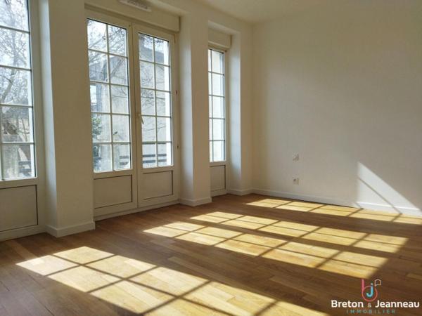 Appartement spacieux rénové - Mayenne Saint Martin