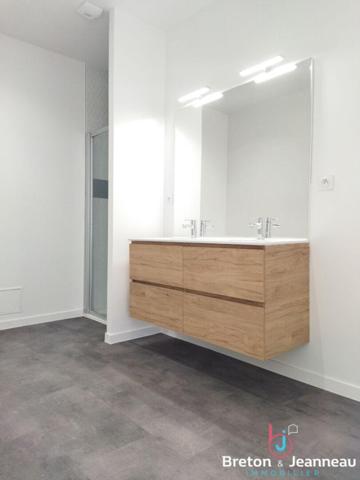 Appartement spacieux rénové - Mayenne Saint Martin