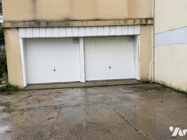 A VENDRE 56 VANNES CENTRE VILLE GARAGE SUR COUR