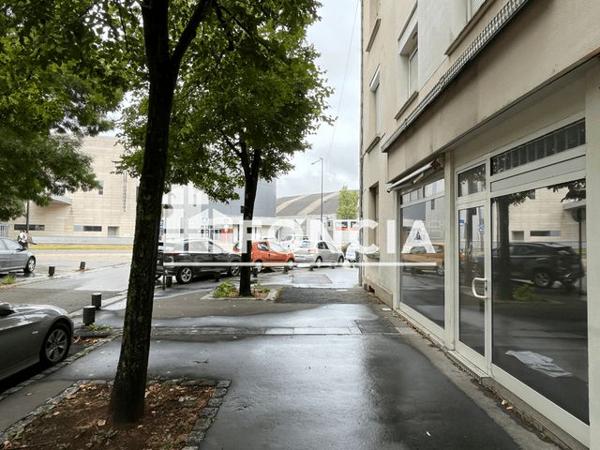 Location Local commercial 2 pièces 51 m² - RESIDENCE ESPLANADE Dijon 21000