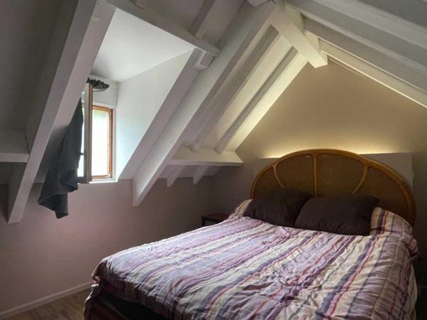 Maison contemporaine - Montignac-lascaux En Périgord Noir, sur les hauteurs de MONTIGNAC, maison rénovée sur environ 1900 m² de terrain, composée de deux logements.