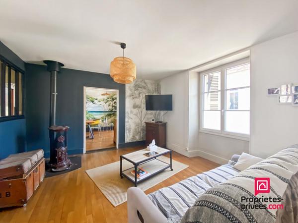 Propriété rénovée centre ville Semur-en-Auxois avec garage et jardin