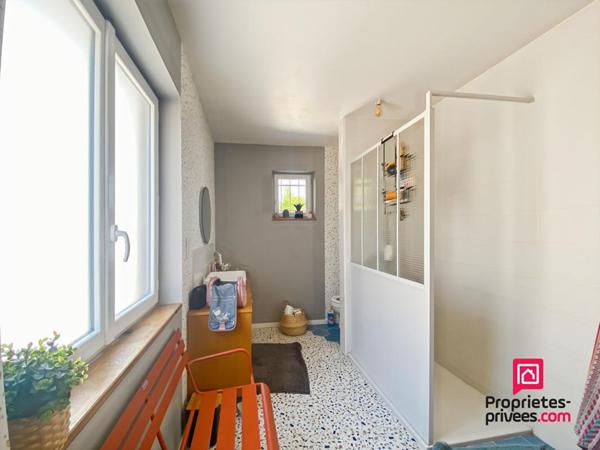 Propriété rénovée centre ville Semur-en-Auxois avec garage et jardin