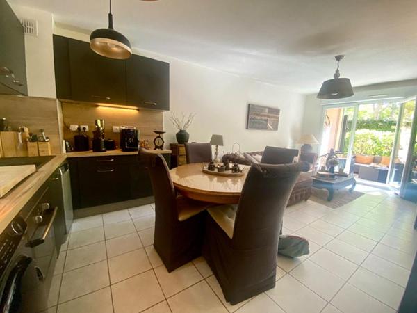 Appartement 3 pièces avec garage et pl parking privée