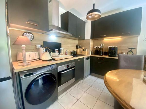 Appartement 3 pièces avec garage et pl parking privée