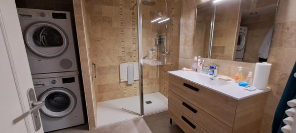 Appartement vendu EN VIAGER de 4 pièces 90 m2 avec une rente viagère à 700 € mensuel à Etampes.