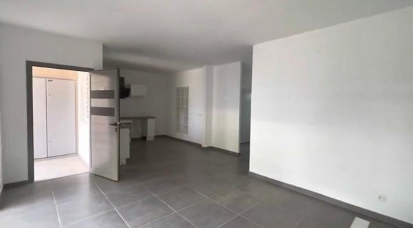 PROCHE JARRY: Appartement moderne idéalement situé