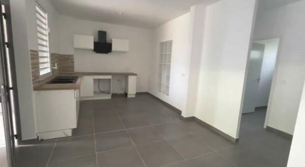 PROCHE JARRY: Appartement moderne idéalement situé