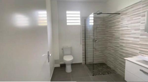 PROCHE JARRY: Appartement moderne idéalement situé
