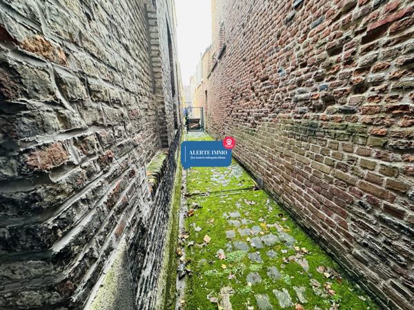 VIEUX-LILLE: location T5 duplex de 122 m2 renové avec jardin + 1 place de stationnement et 1 cave
