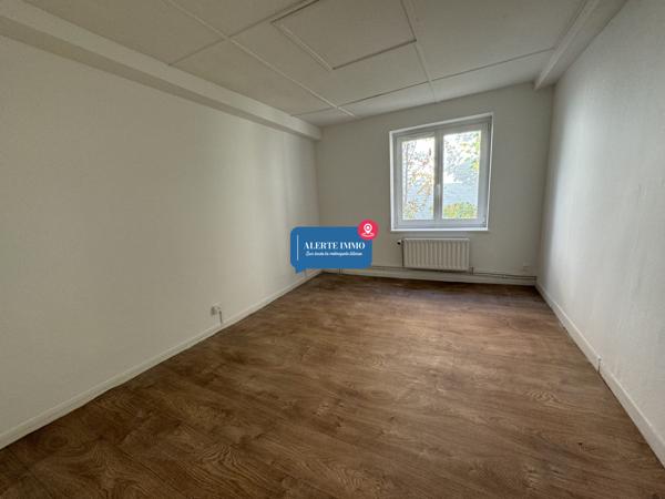 VIEUX-LILLE: location T5 duplex de 122 m2 renové avec jardin + 1 place de stationnement et 1 cave