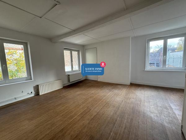 VIEUX-LILLE: location T5 duplex de 122 m2 renové avec jardin + 1 place de stationnement et 1 cave