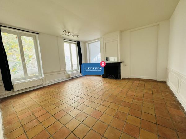 VIEUX-LILLE: location T5 duplex de 122 m2 renové avec jardin + 1 place de stationnement et 1 cave