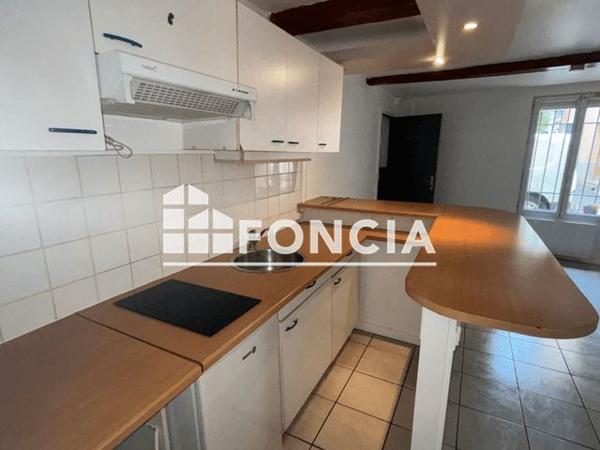 Location Appartement 2 pièces 32.2 m² - 10 RUE SAINT CHARLES Nimes 30000